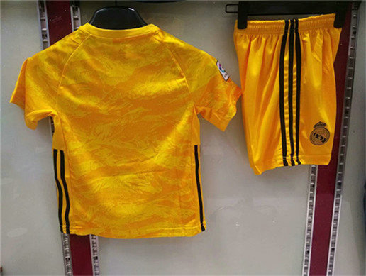 Omaillots: Ensemble Maillot de foot Real Madrid Enfant Jaune 2019 2020 petit prix en ligne